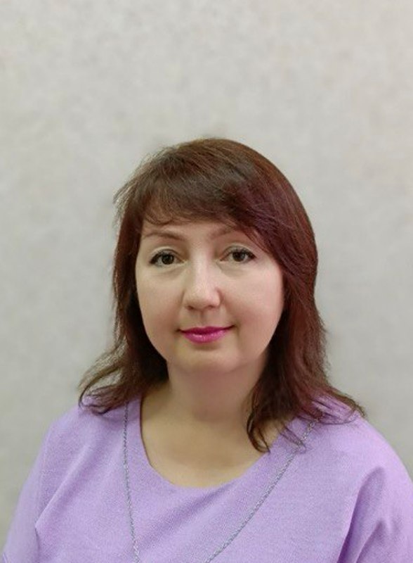 Музыкальный руководитель Жаринова Татьяна Усмановна.